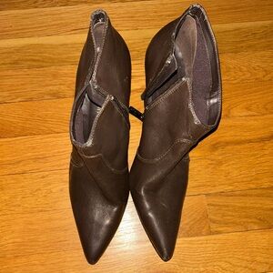 Women’s Colin Stuart Used Chic Brown Ankle Boots Size 11